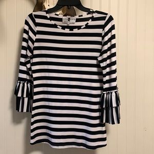 Dainty Jewell’s Layering Shirt. Sz S